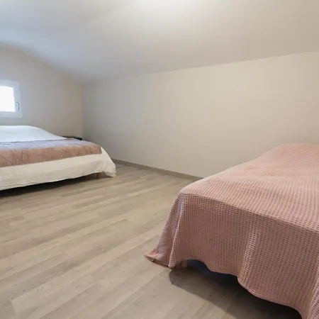 Le Grand Verger : Familial Avec Piscine Vivonne