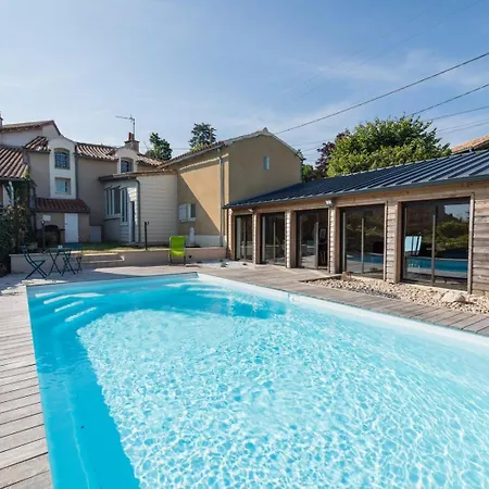 Gæstehus Le Grand Verger : Familial Avec Piscine