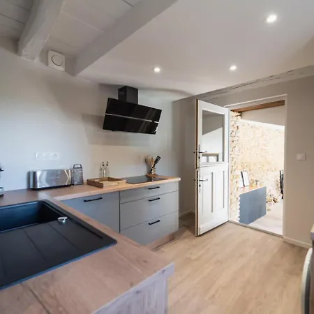 Le Grand Verger : Familial Avec Piscine Vivonne